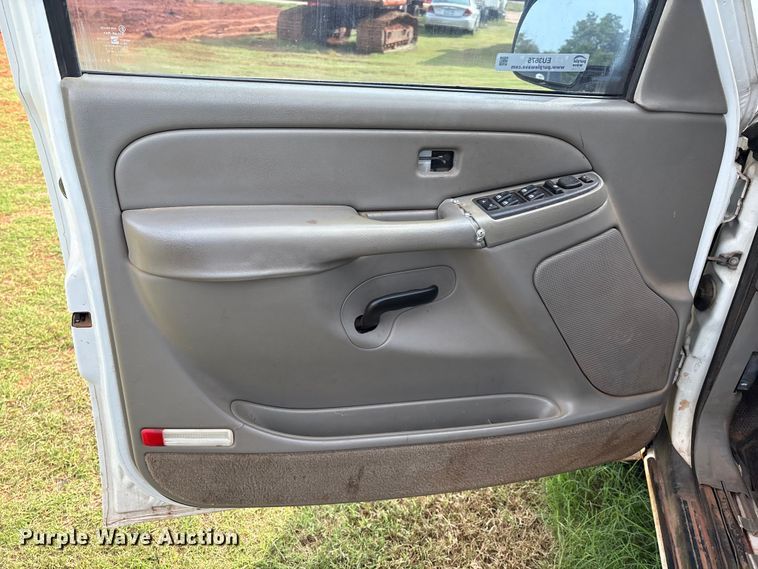 image for item EU3675 2004 Chevrolet Tahoe SUV