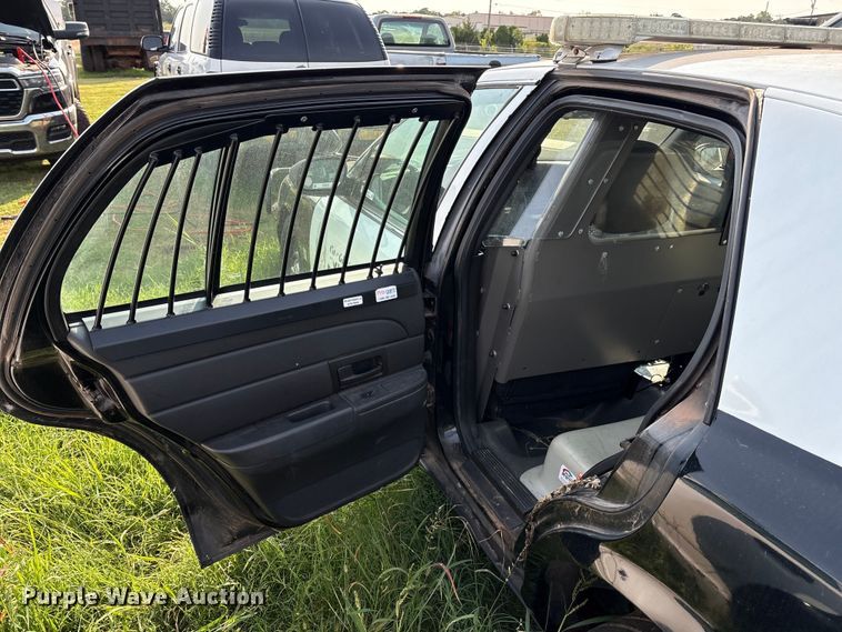 image for item EU3677 2010 Ford Crown Victoria Police Interceptor 