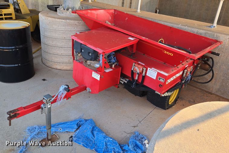 image for item EU3678 Ty-crop Quickpass 300 top dresser spreader