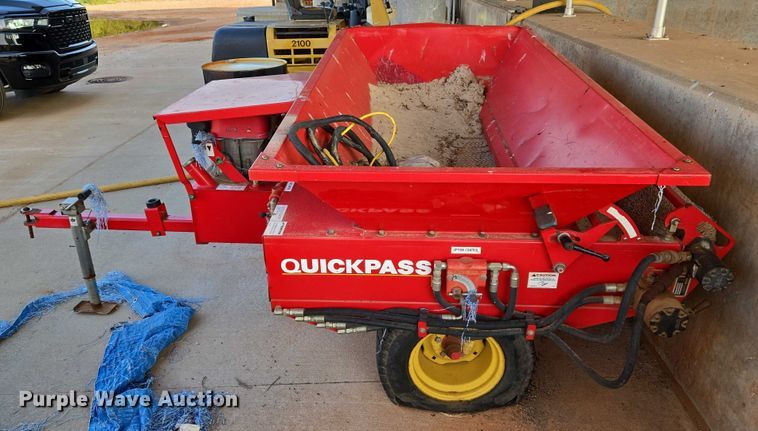 image for item EU3678 Ty-crop Quickpass 300 top dresser spreader