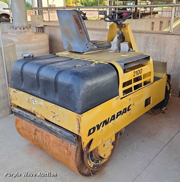 image for item EU3679 Dynapac 2100 double drum roller