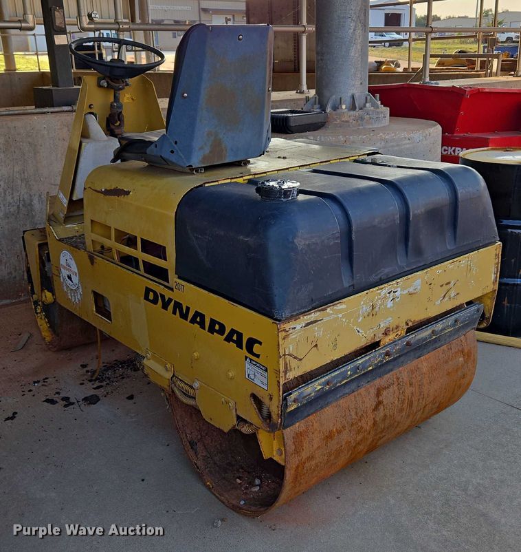 image for item EU3679 Dynapac 2100 double drum roller