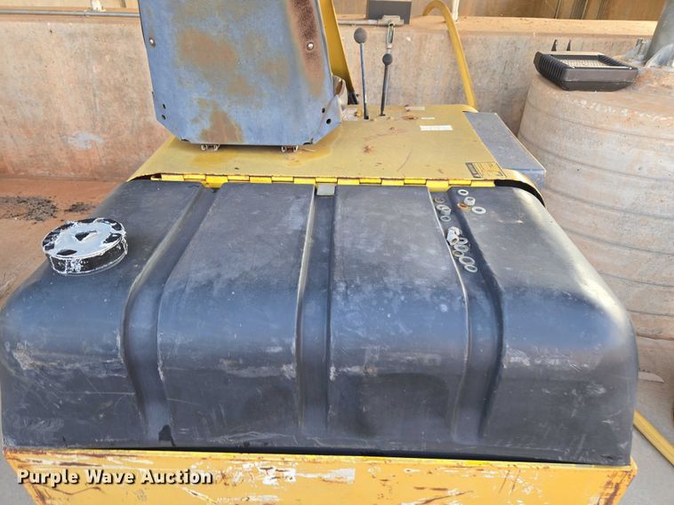 image for item EU3679 Dynapac 2100 double drum roller