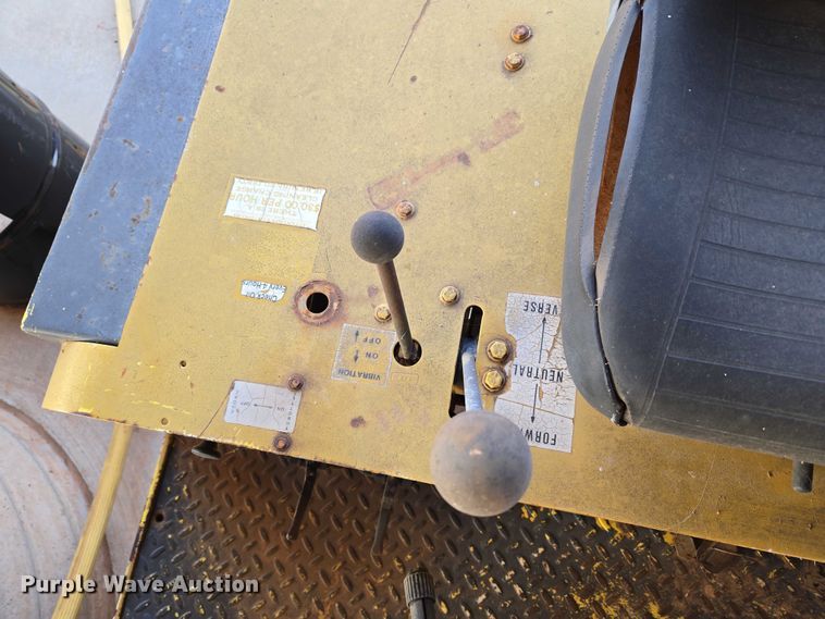 image for item EU3679 Dynapac 2100 double drum roller