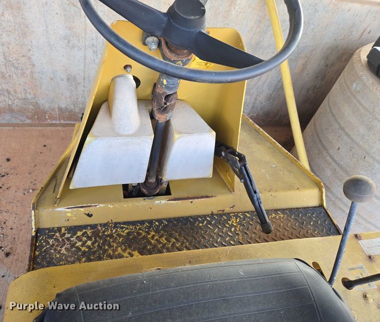 image for item EU3679 Dynapac 2100 double drum roller