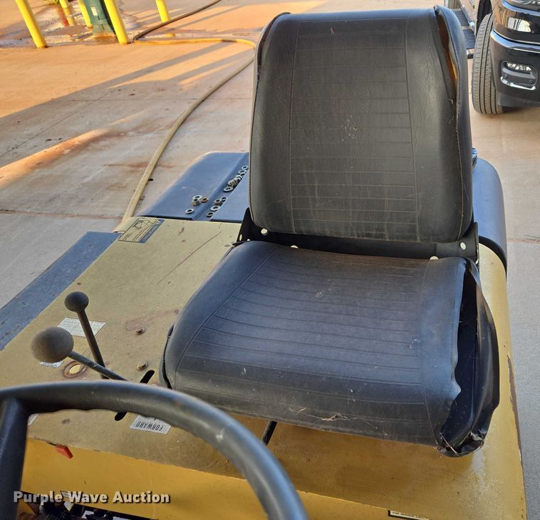 image for item EU3679 Dynapac 2100 double drum roller