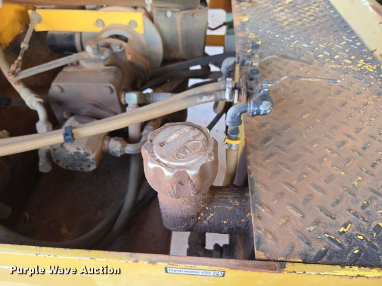 image for item EU3679 Dynapac 2100 double drum roller