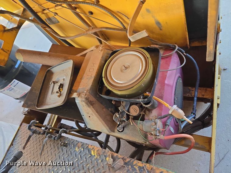 image for item EU3679 Dynapac 2100 double drum roller