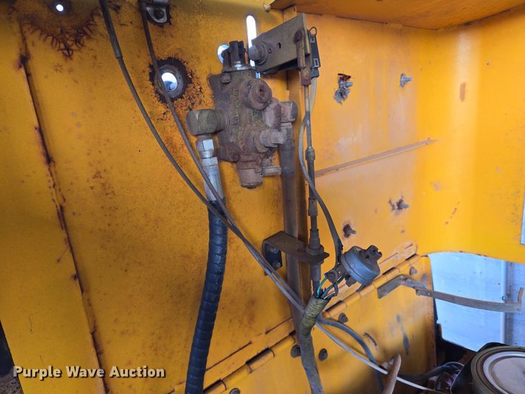 image for item EU3679 Dynapac 2100 double drum roller