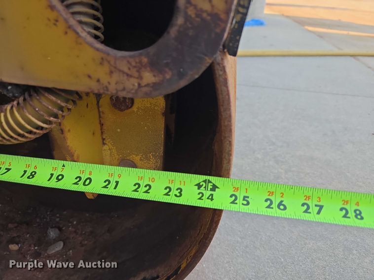 image for item EU3679 Dynapac 2100 double drum roller