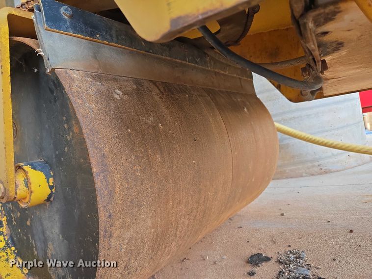 image for item EU3679 Dynapac 2100 double drum roller