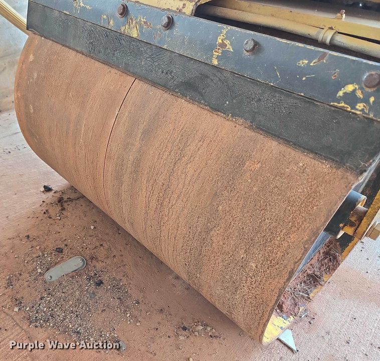 image for item EU3679 Dynapac 2100 double drum roller