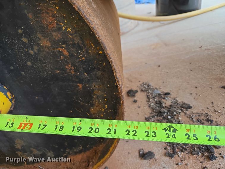 image for item EU3679 Dynapac 2100 double drum roller