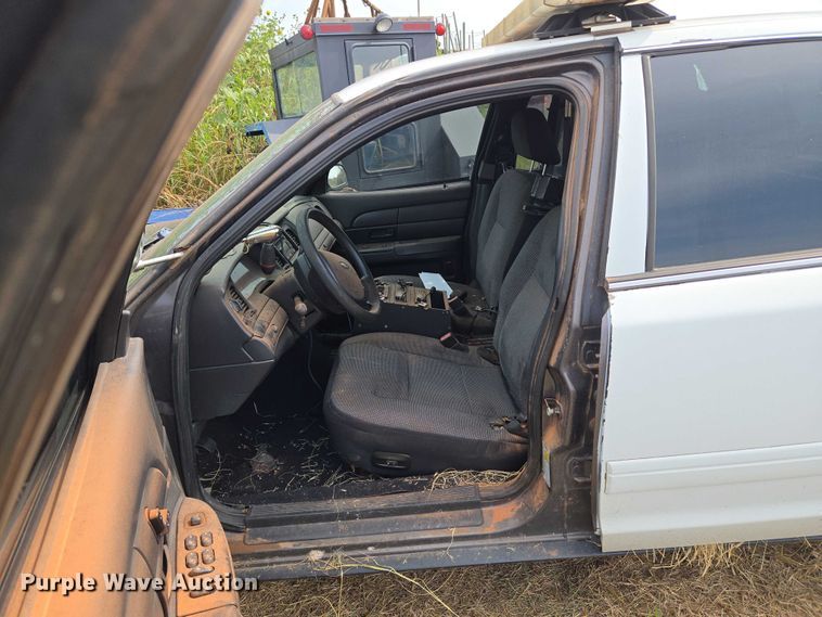 image for item EU3682 2007 Ford Crown Victoria Police Interceptor 