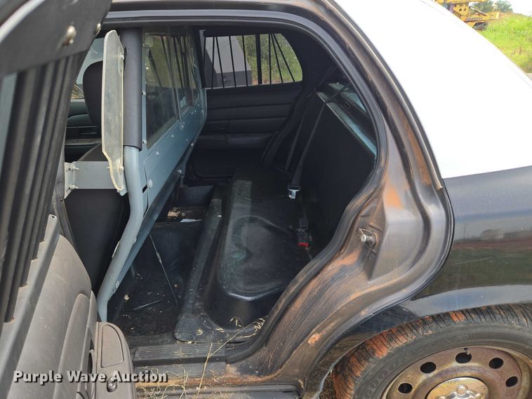 image for item EU3682 2007 Ford Crown Victoria Police Interceptor 