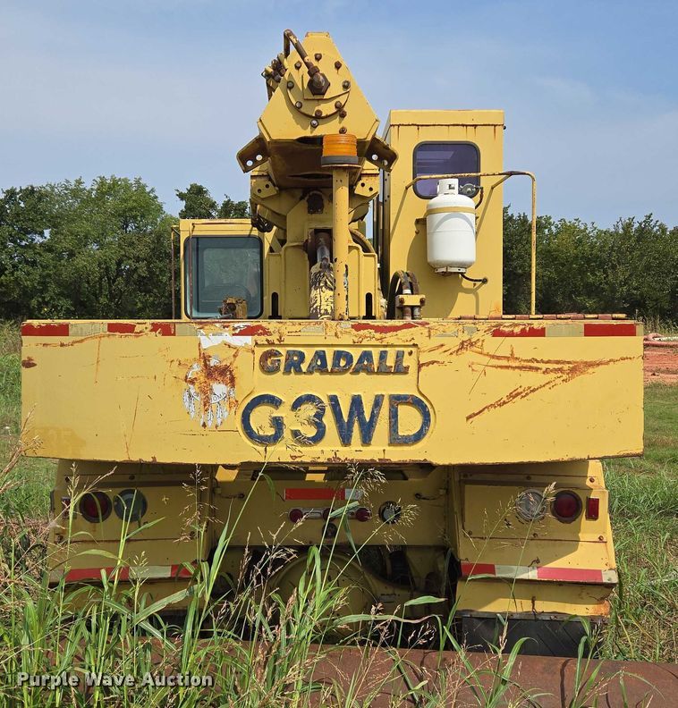 image for item EU3683 1996 Gradall G3WD wheeled excavator