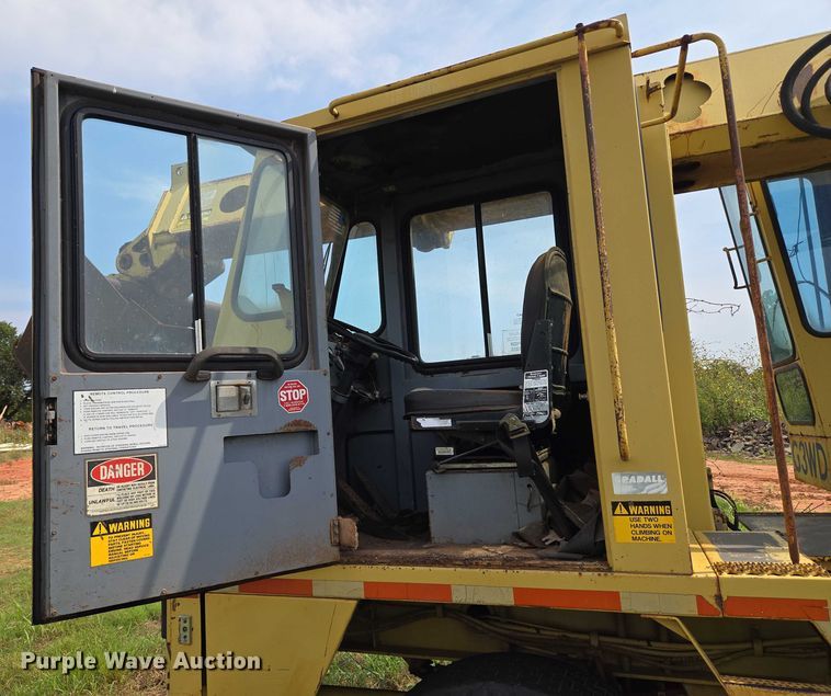 image for item EU3683 1996 Gradall G3WD wheeled excavator