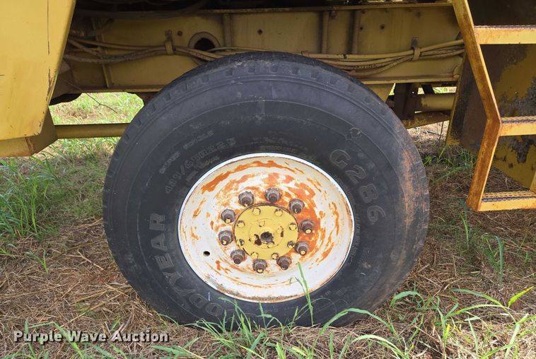 image for item EU3683 1996 Gradall G3WD wheeled excavator