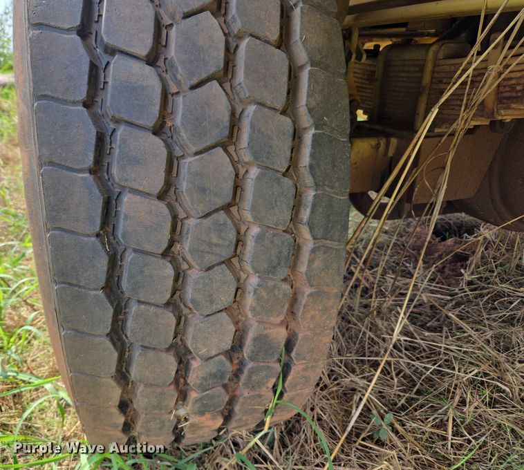 image for item EU3683 1996 Gradall G3WD wheeled excavator