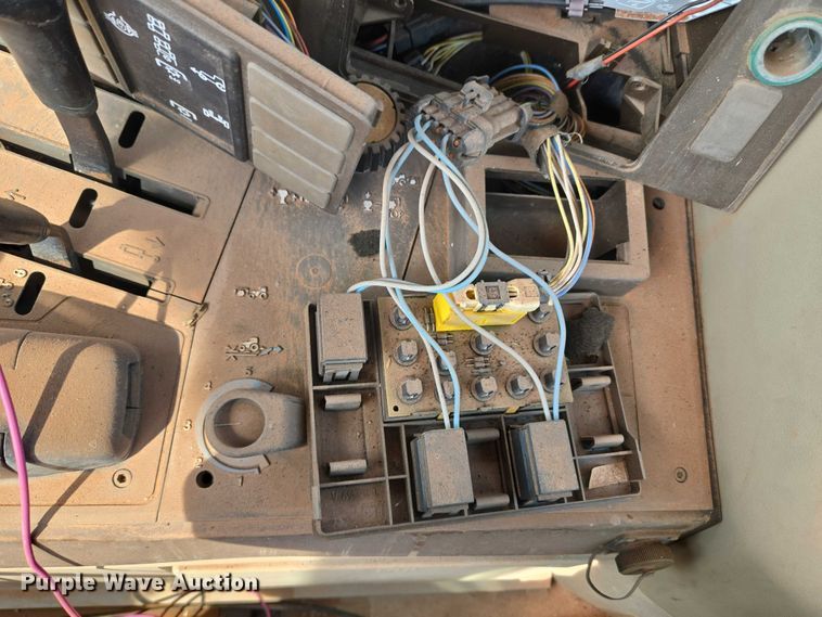 image for item EU3684 1999 John Deere 6310 tractor