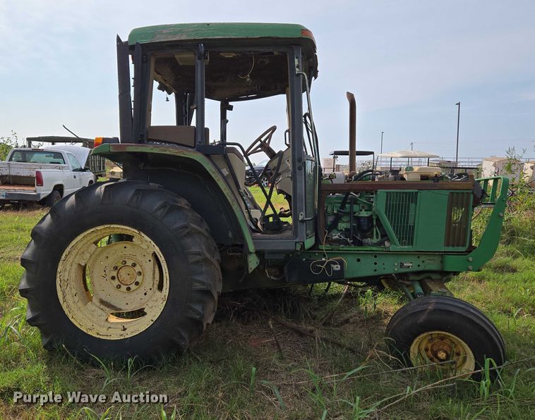 image for item EU3685 John Deere tractor