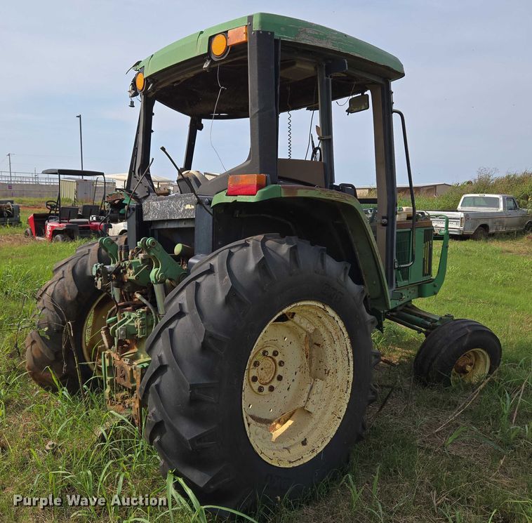 image for item EU3685 John Deere tractor