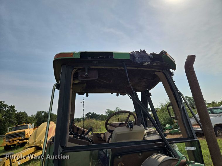 image for item EU3685 John Deere tractor