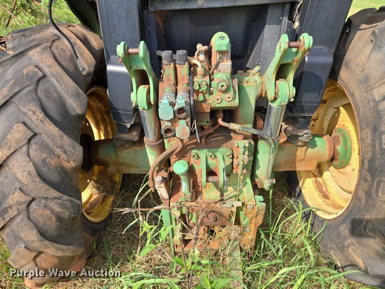 image for item EU3685 John Deere tractor