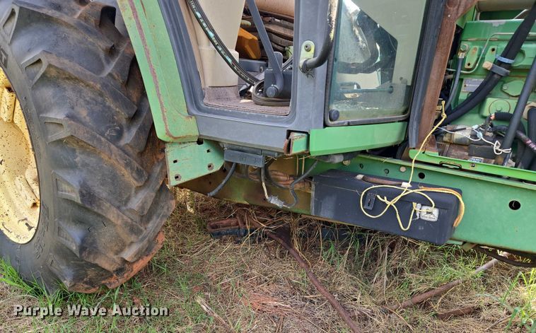 image for item EU3685 John Deere tractor