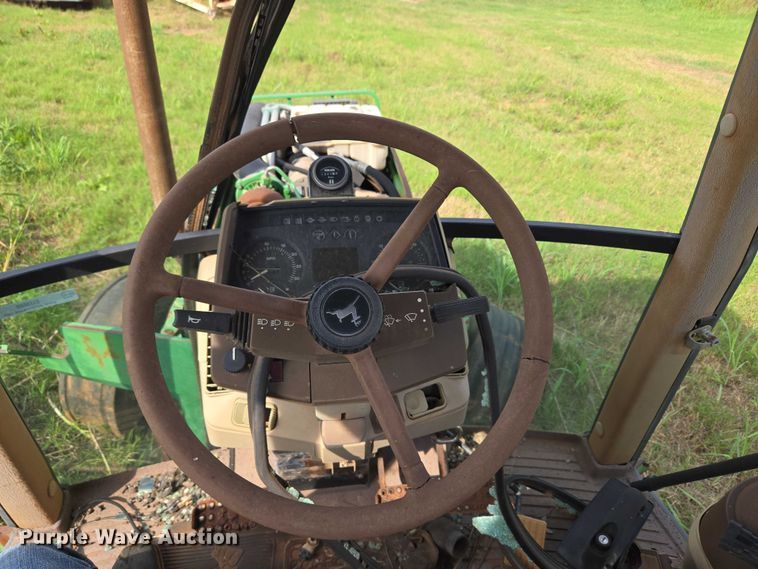 image for item EU3685 John Deere tractor