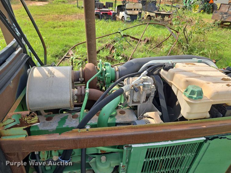 image for item EU3685 John Deere tractor