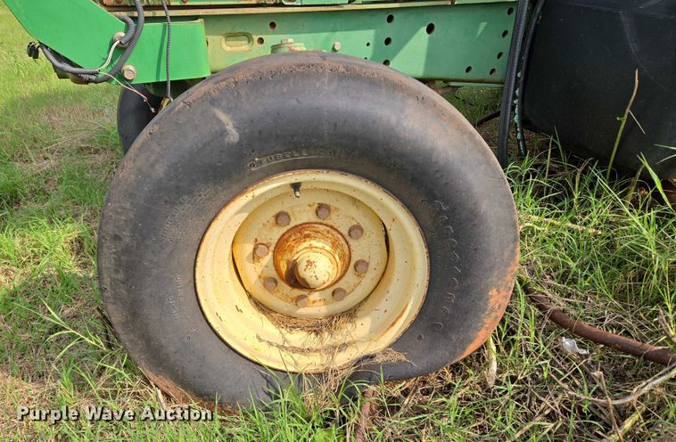 image for item EU3685 John Deere tractor