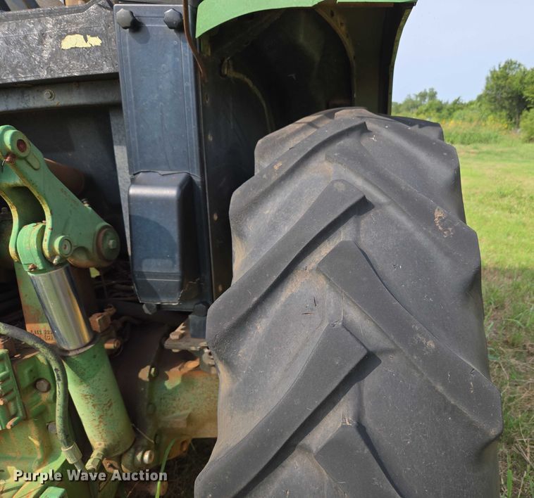 image for item EU3685 John Deere tractor