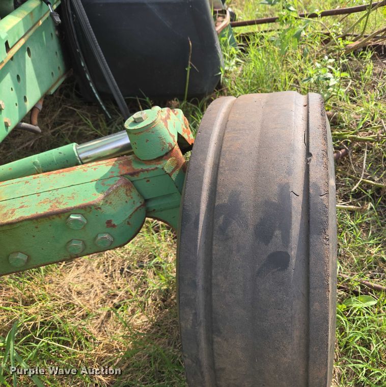 image for item EU3685 John Deere tractor