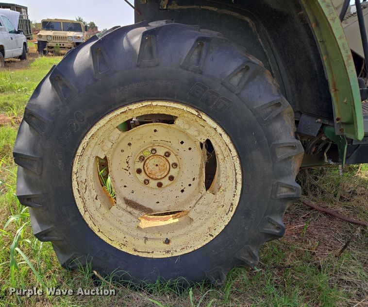 image for item EU3685 John Deere tractor