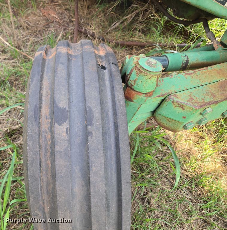 image for item EU3685 John Deere tractor