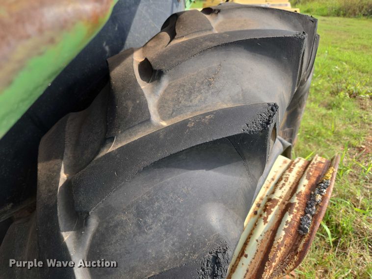 image for item EU3685 John Deere tractor