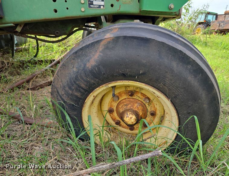 image for item EU3685 John Deere tractor