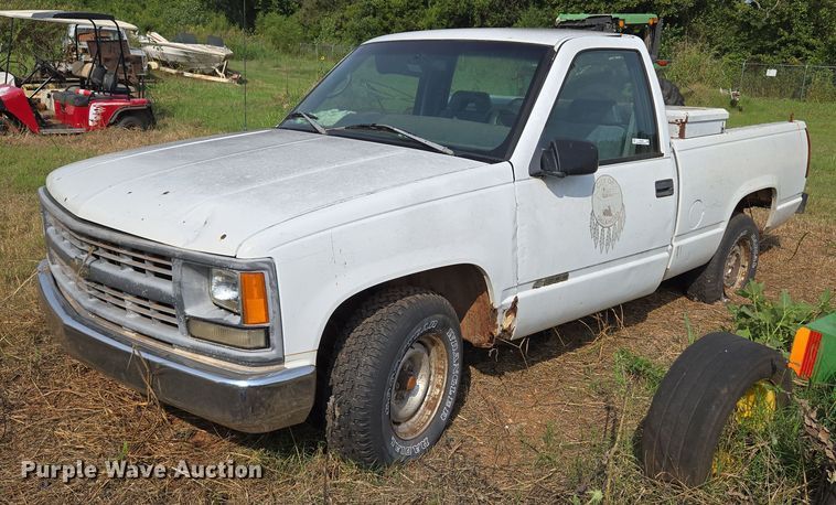 image for item EU3686 1997 Chevrolet C1500 pickup truck