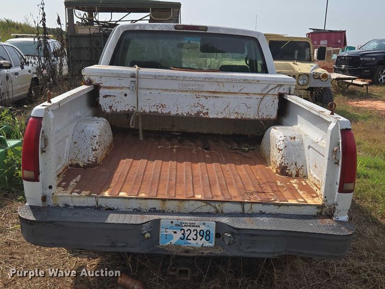 image for item EU3686 1997 Chevrolet C1500 pickup truck