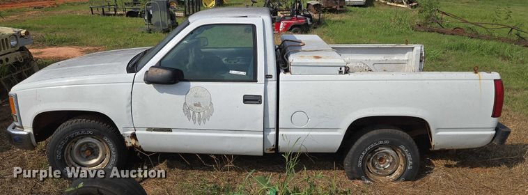 image for item EU3686 1997 Chevrolet C1500 pickup truck