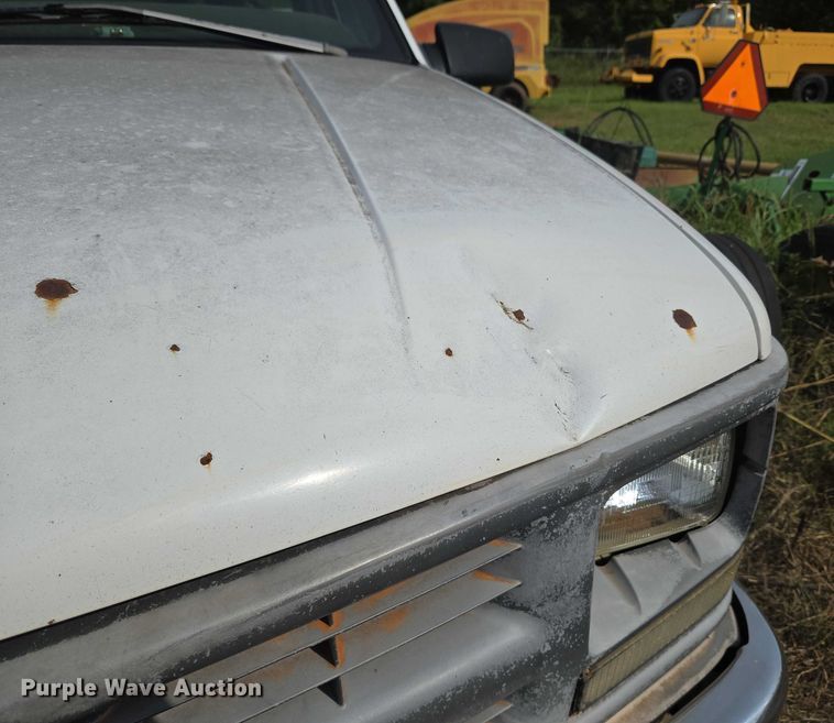 image for item EU3686 1997 Chevrolet C1500 pickup truck