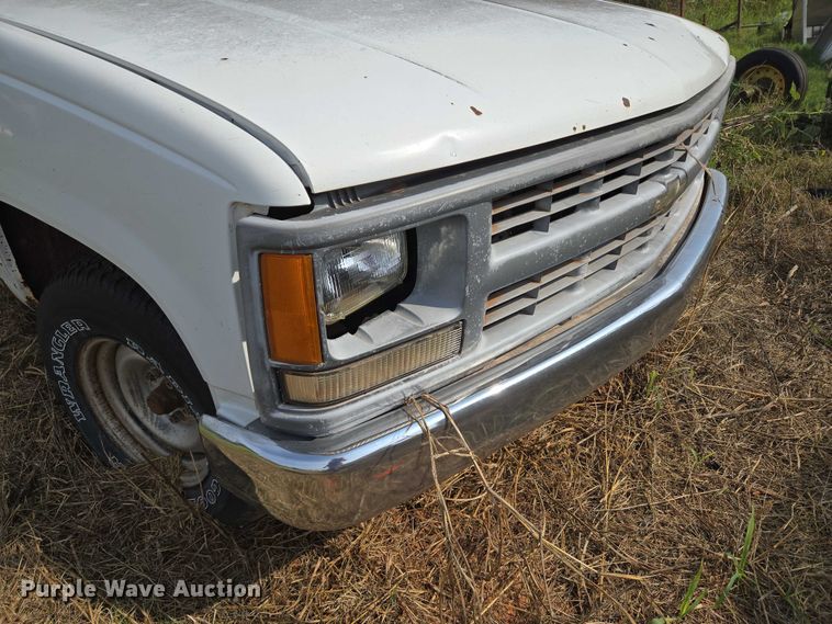 image for item EU3686 1997 Chevrolet C1500 pickup truck