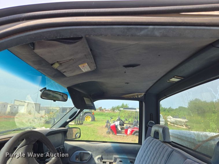 image for item EU3686 1997 Chevrolet C1500 pickup truck