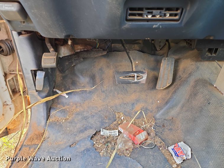 image for item EU3686 1997 Chevrolet C1500 pickup truck