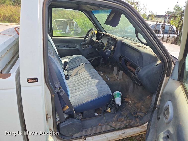 image for item EU3686 1997 Chevrolet C1500 pickup truck