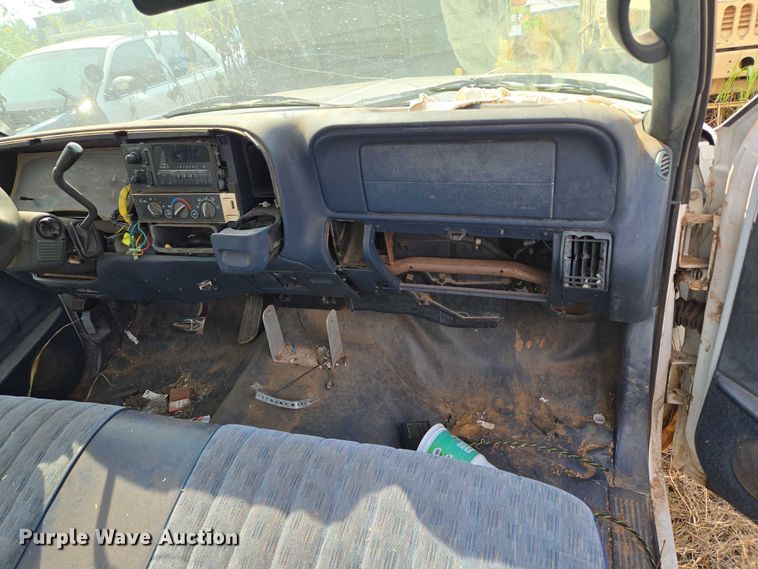 image for item EU3686 1997 Chevrolet C1500 pickup truck