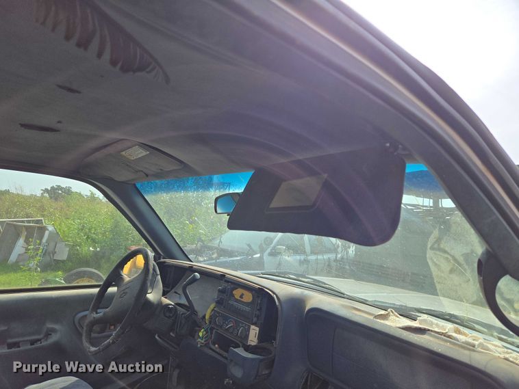 image for item EU3686 1997 Chevrolet C1500 pickup truck