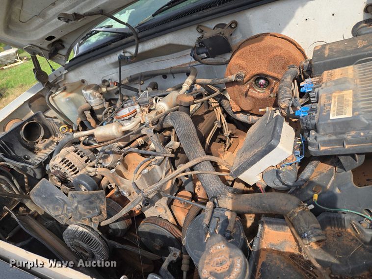 image for item EU3686 1997 Chevrolet C1500 pickup truck