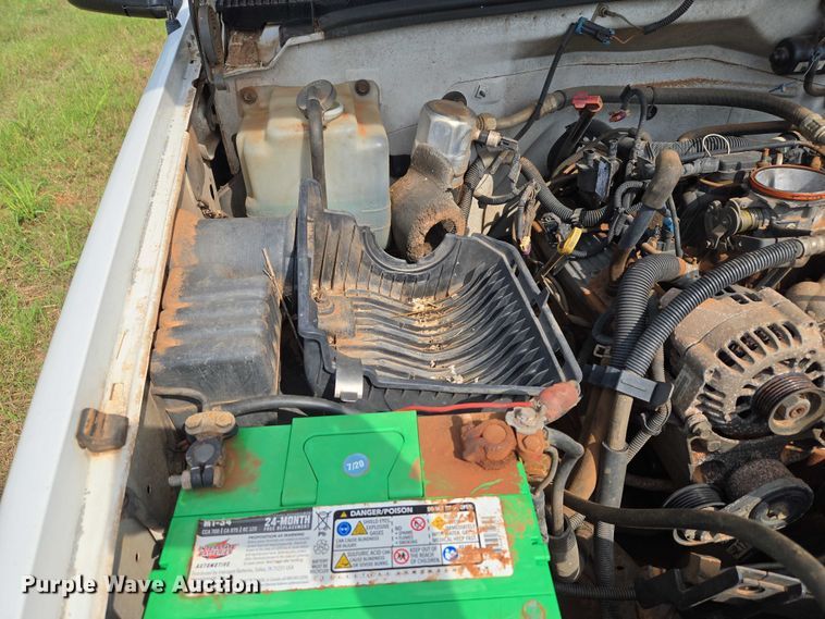 image for item EU3686 1997 Chevrolet C1500 pickup truck